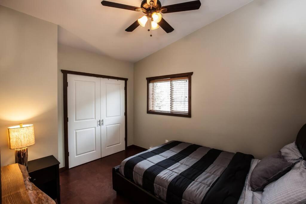 The Best 2 Bedrooms Suite In Revelstoke! المظهر الخارجي الصورة