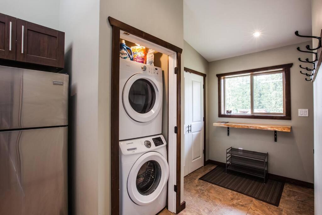 The Best 2 Bedrooms Suite In Revelstoke! المظهر الخارجي الصورة