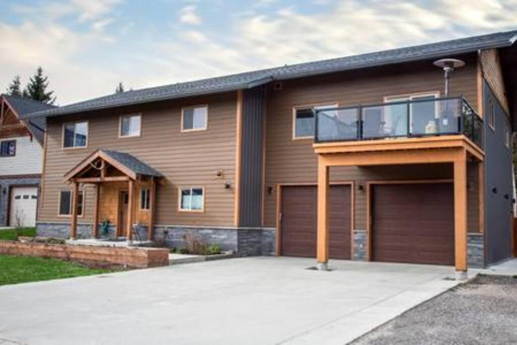 The Best 2 Bedrooms Suite In Revelstoke! المظهر الخارجي الصورة